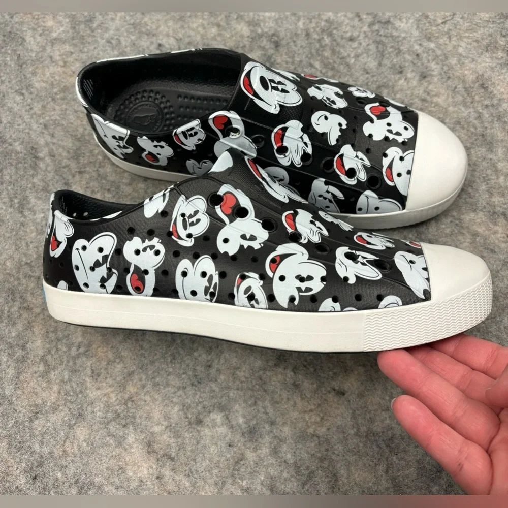 Native | Jefferson | Disney Parks | Mickey Mouse | Black | Men 7/ Women 9‎